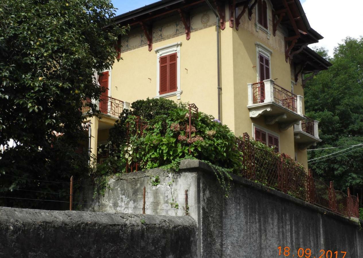 Casa Franca Apartment Pettenasco Bagian luar foto